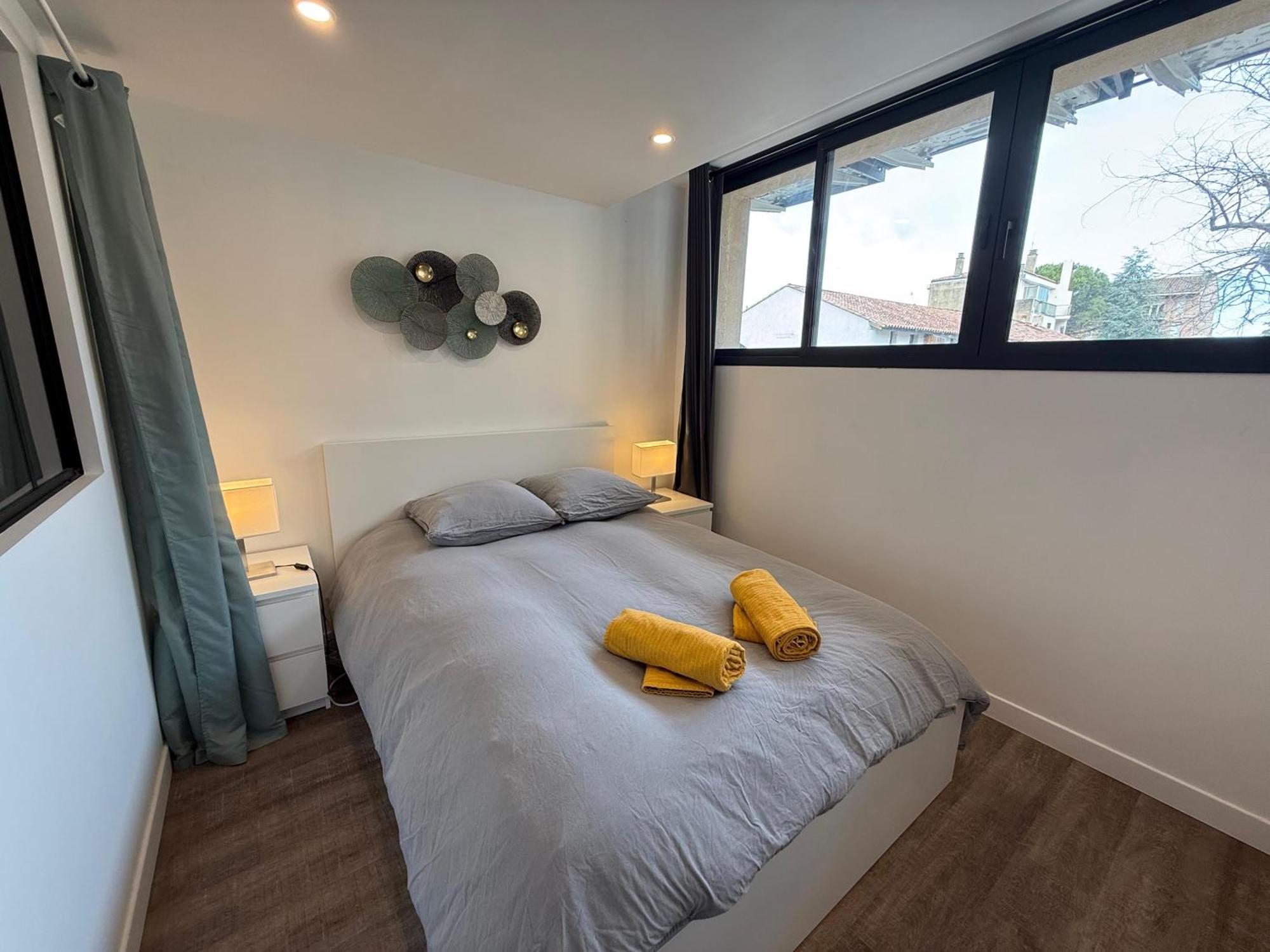L'Amandier - Joli Appartement T3 Neuf Centre Ville A 2 Pas De La Rotonde Mirabeau Et Des Allees Provencales Aix-en-Provence Luaran gambar